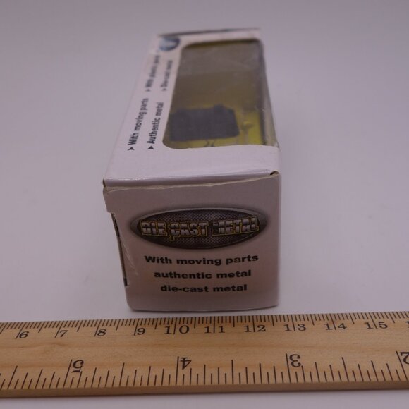 City Vehicle Auto World 1:87 Scale w/ moving parts authentic metal Die-Cast Car - Picture 9 of 11